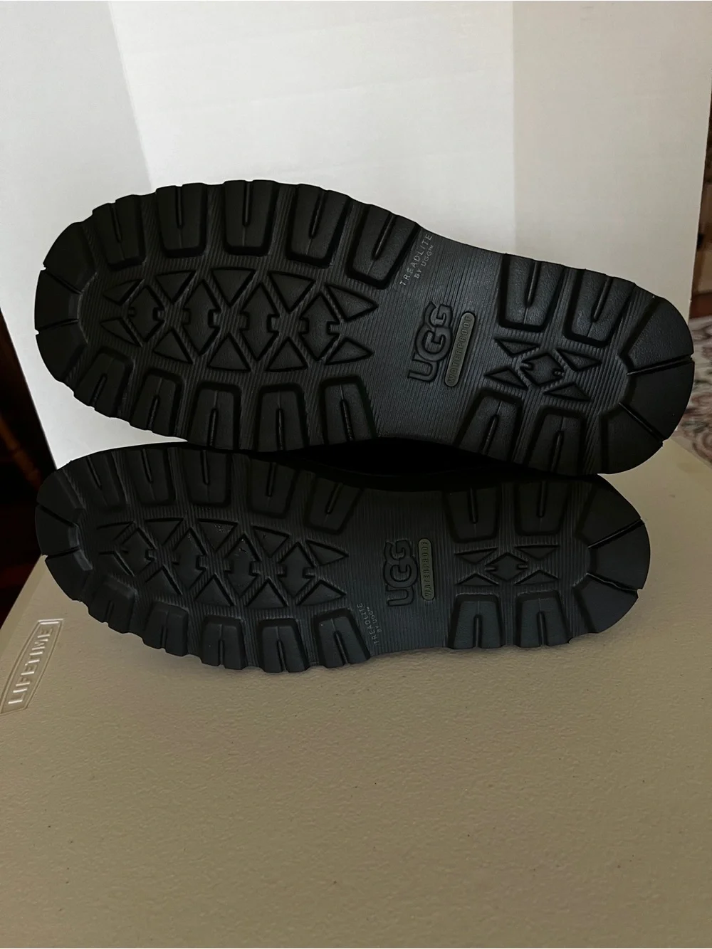 UGG new without